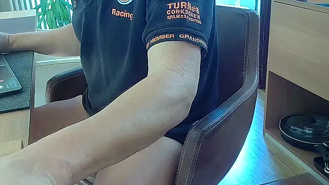 Snapshot of Unique_X_perience chatting on October 30, 2025, 12:03 pm Unique X perience online show from October 30, 2025, 12:03 pm