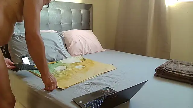 Unique X perience online show from April 15, 2026, 10:32 pm