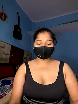 Snapshot of hoty_reena chatting on November 7, 2025, 5:28 pm hoty reena online show from November 7, 2025, 5:28 pm