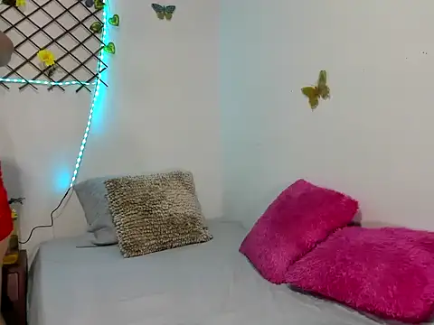 TamiDesire online show from October 13, 2025, 8:43 pm