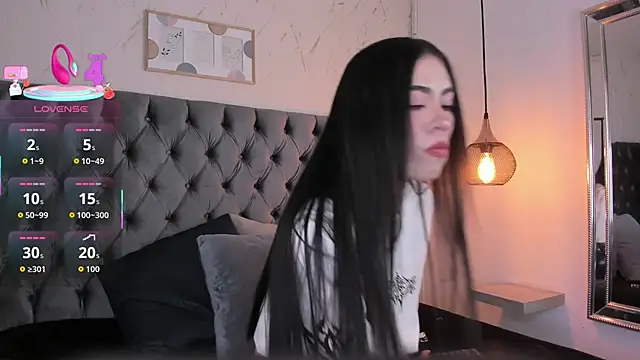 Anya Belth online show from December 15, 2025, 8:03 pm