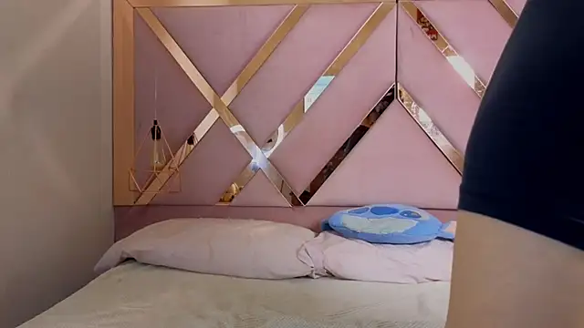 Snapshot of Sthephany_grand chatting on December 2, 2025, 5:25 pm Sthephany grand online show from December 2, 2025, 5:25 pm