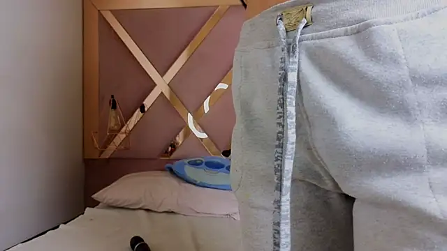 Snapshot of Sthephany_grand chatting on November 21, 2025, 3:44 pm Sthephany grand online show from November 21, 2025, 3:44 pm