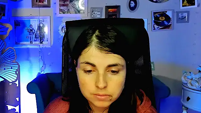 MartaEdams online show from February 25, 2026, 6:46 am