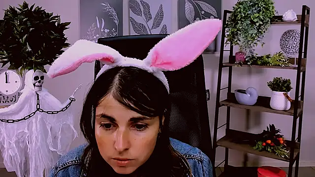 Snapshot of MartaEdams chatting on October 28, 2025, 6:23 am MartaEdams online show from October 28, 2025, 6:23 am