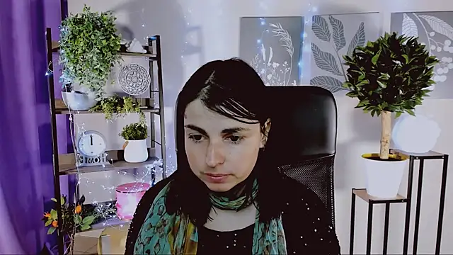 MartaEdams online show from April 16, 2026, 6:25 am