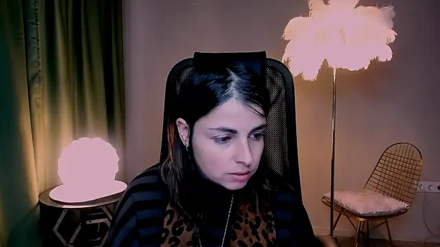 Snapshot of MartaEdams chatting on December 5, 2025, 8:13 am MartaEdams online show from December 5, 2025, 8:13 am