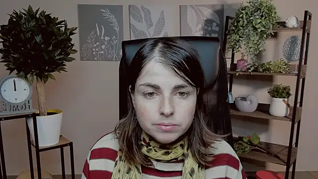 Snapshot of MartaEdams chatting on November 26, 2025, 6:24 am MartaEdams online show from November 26, 2025, 6:24 am