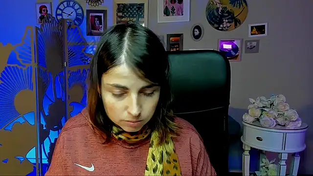 Snapshot of MartaEdams chatting on November 24, 2025, 6:13 am MartaEdams online show from November 24, 2025, 6:13 am