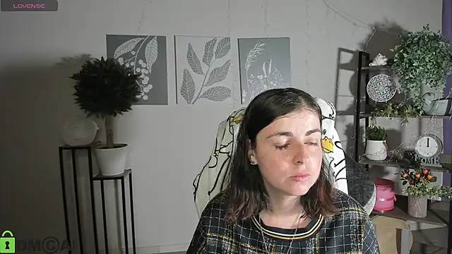 MartaEdams online show from July 8, 2026, 5:08 am