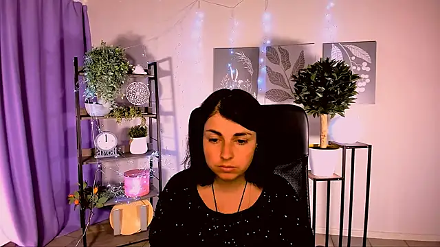 Snapshot of MartaEdams chatting on June 1, 2026, 6:35 am MartaEdams online show from June 1, 2026, 6:35 am