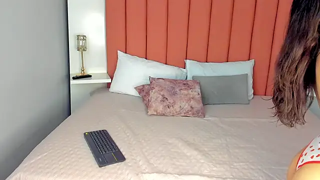 SamayRyann online show from April 6, 2026, 1:23 pm