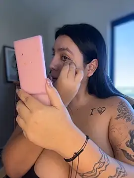 victoria amatista  online show from February 13, 2026, 7:03 pm