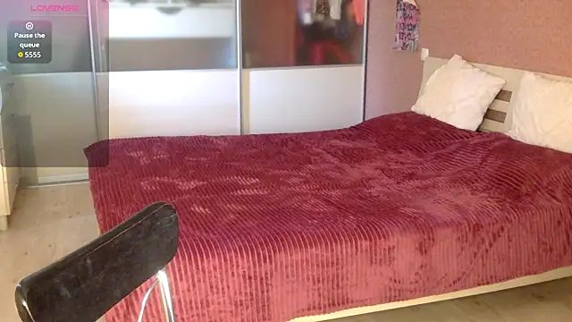 Cassie Pinkkk online show from November 3, 2025, 1:04 pm