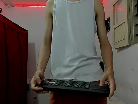 andrew 2811 online show from April 4, 2026, 1:12 am