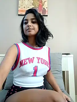 Snapshot of littlemissdevil69 chatting on February 21, 2026, 7:32 am littlemissdevil69 online show from February 21, 2026, 7:32 am