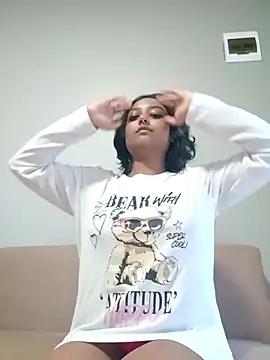 littlemissdevil69 online show from September 25, 2025, 2:56 pm