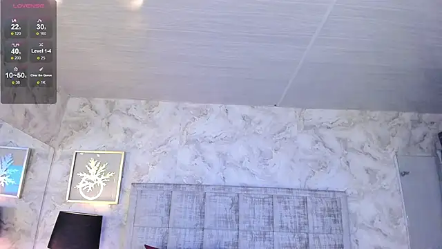 zoespencerr online show from September 26, 2025, 7:32 pm