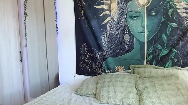 aphroditebloom online show from October 25, 2025, 7:47 pm