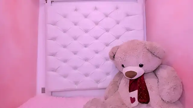 eimy skinny  online show from March 28, 2026, 1:45 pm