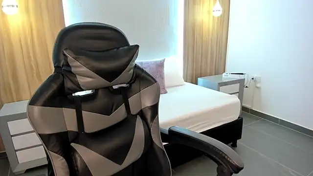 megara x  online show from November 4, 2025, 2:15 am