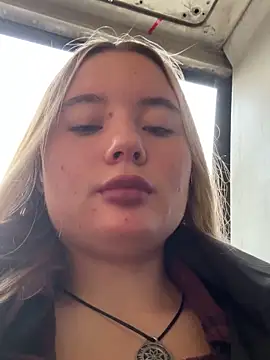 Snapshot of StephanieMur chatting on September 18, 2025, 3:09 am StephanieMur online show from September 18, 2025, 3:09 am