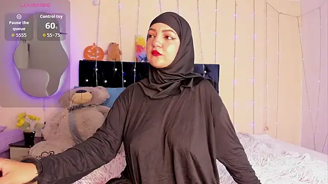 Snapshot of Dana-Alabi chatting on December 4, 2025, 12:37 pm Dana-Alabi online show from December 4, 2025, 12:37 pm