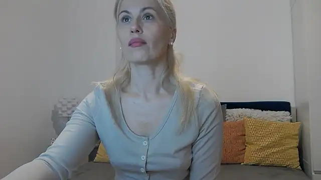 Snapshot of Lika_Soul chatting on November 9, 2025, 4:44 pm Lika Soul online show from November 9, 2025, 4:44 pm