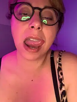 LupeLok online show from November 5, 2025, 5:21 am