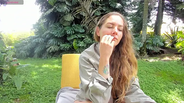 Angiehuston1 online show from April 18, 2026, 3:58 pm