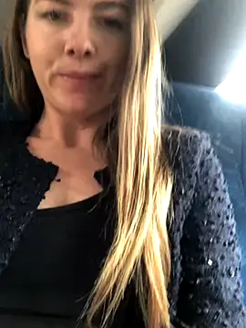 Angiehuston1 online show from September 27, 2025, 2:01 pm