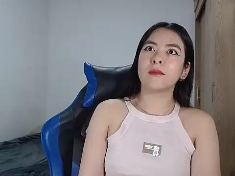 Snapshot of EloiseJun chatting on December 20, 2025, 12:13 am EloiseJun online show from December 20, 2025, 12:13 am