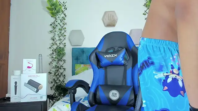 Snapshot of _taylor_black chatting on October 17, 2025, 10:33 pm  taylor black online show from October 17, 2025, 10:33 pm