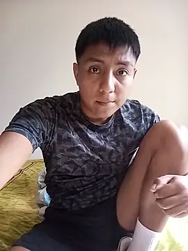 Snapshot of dereck14c chatting on July 29, 2026, 3:11 pm dereck14c online show from July 29, 2026, 3:11 pm