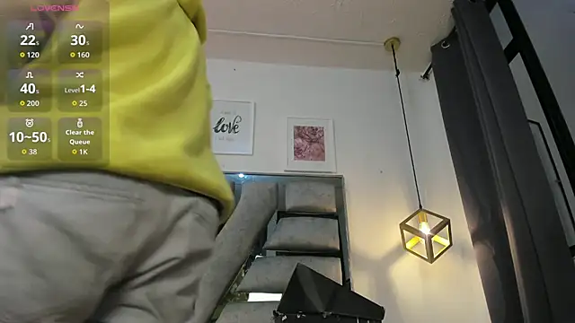 lianfox  online show from February 28, 2026, 12:27 pm