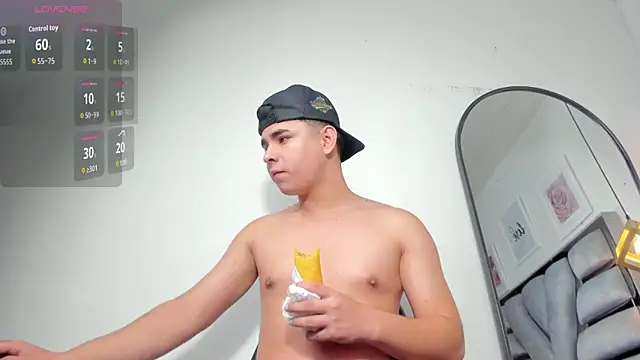 lianfox  online show from February 3, 2026, 1:05 pm