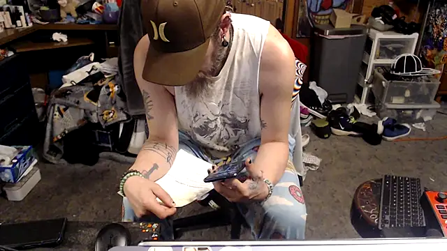 Snapshot of thejuicybacon chatting on May 18, 2026, 4:34 pm thejuicybacon online show from May 18, 2026, 4:34 pm