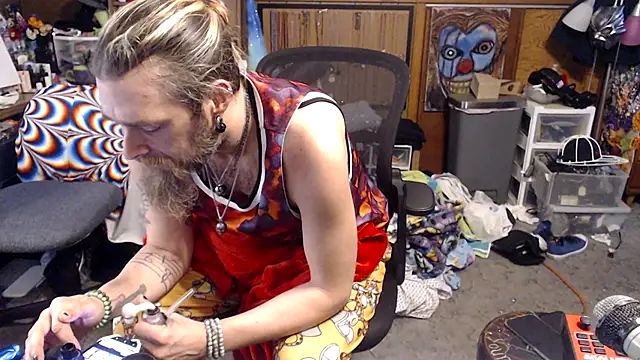 Snapshot of thejuicybacon chatting on May 19, 2026, 4:14 pm thejuicybacon online show from May 19, 2026, 4:14 pm