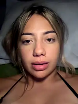 Snapshot of MissCat_ chatting on October 26, 2025, 2:23 am MissCat online show from October 26, 2025, 2:23 am