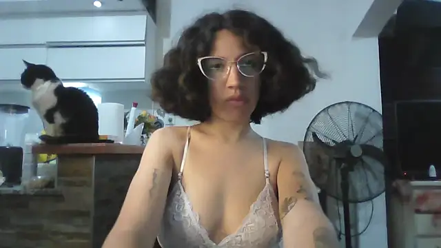 loliporomero online show from October 26, 2025, 1:06 am