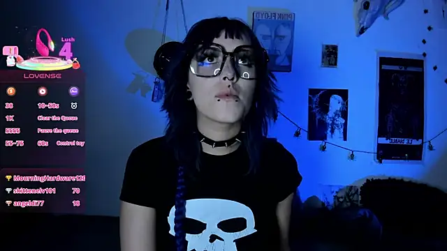 kattusauruss online show from November 5, 2025, 4:04 am