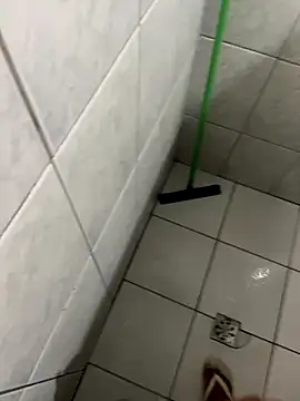 thomasllucas online show from November 26, 2025, 11:21 am