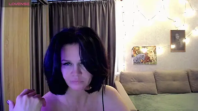 CollenRodrigezz zz online show from April 28, 2026, 1:15 pm