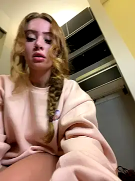 TwiceAsTempting online show from December 15, 2025, 11:27 am