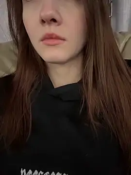 Snapshot of MichelleRoux chatting on December 16, 2025, 11:14 am MichelleRoux online show from December 16, 2025, 11:14 am