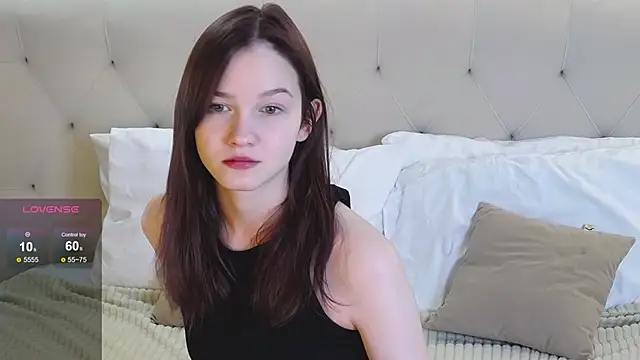 Snapshot of MichelleRoux chatting on November 10, 2025, 1:16 pm MichelleRoux online show from November 10, 2025, 1:16 pm