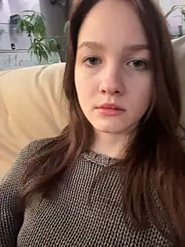 Snapshot of MichelleRoux chatting on December 4, 2025, 3:49 am MichelleRoux online show from December 4, 2025, 3:49 am