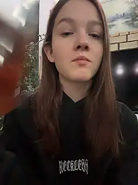 Snapshot of MichelleRoux chatting on December 1, 2025, 4:13 am MichelleRoux online show from December 1, 2025, 4:13 am