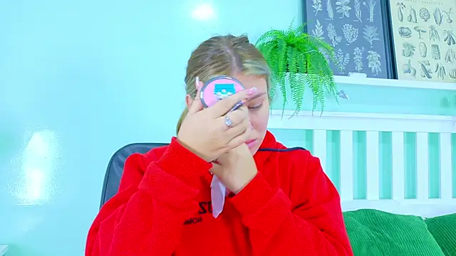 BelaMiller  online show from October 4, 2025, 11:45 am