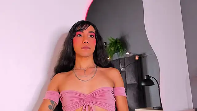 TiffValentinee  online show from November 2, 2025, 12:21 pm